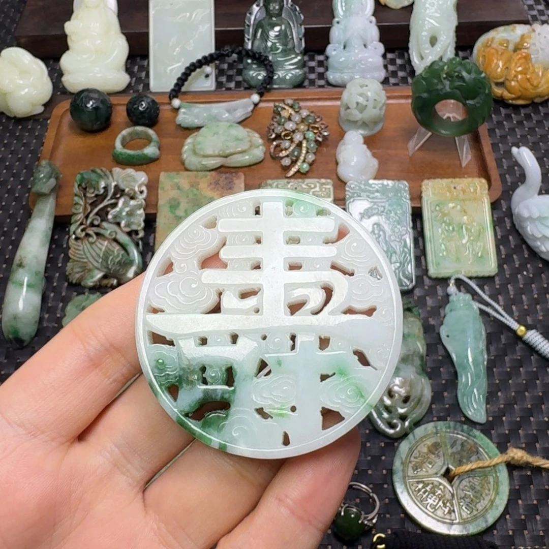 翡翠未镶嵌颈饰翡翠颈饰未镶嵌