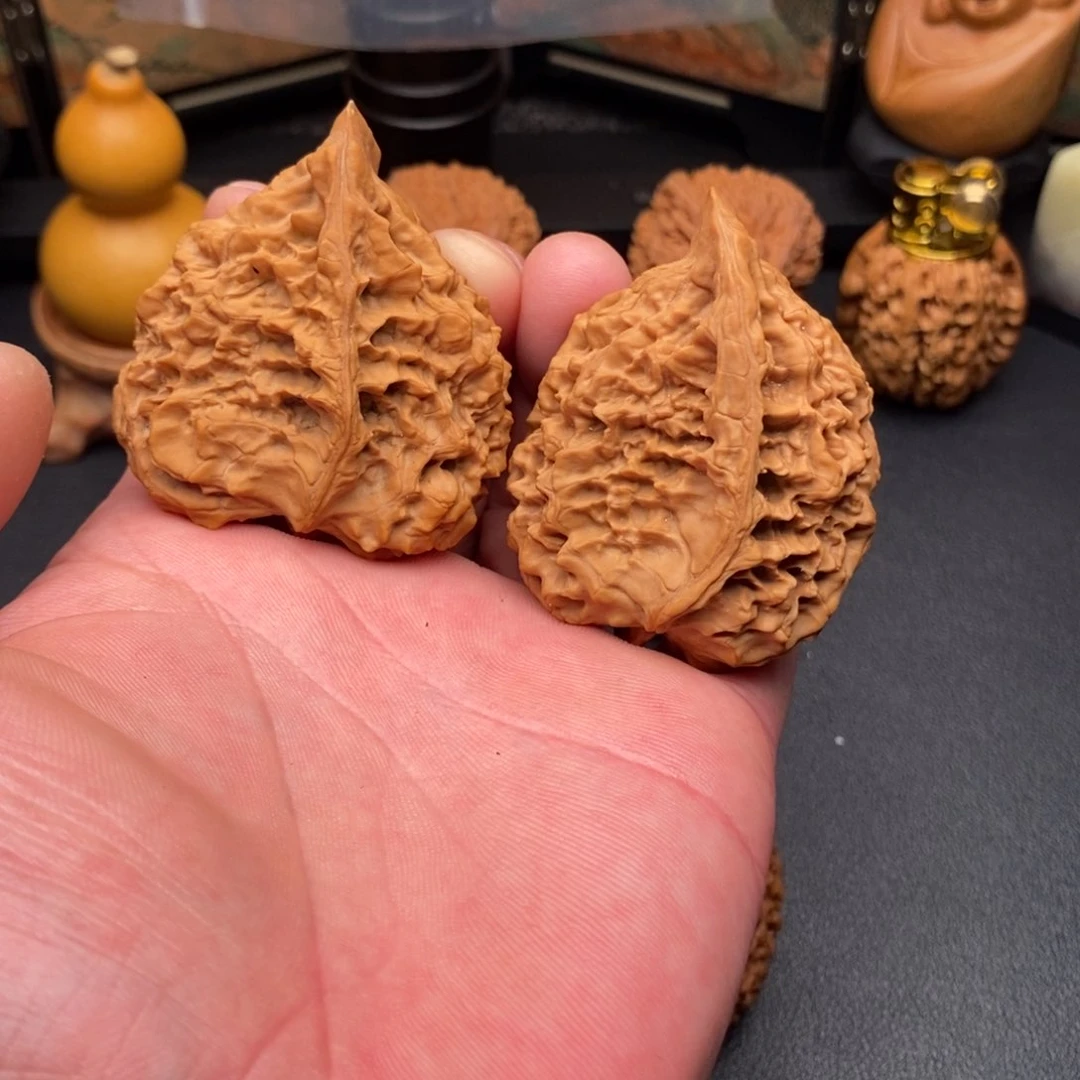 文玩核桃吊坠王勇半壁