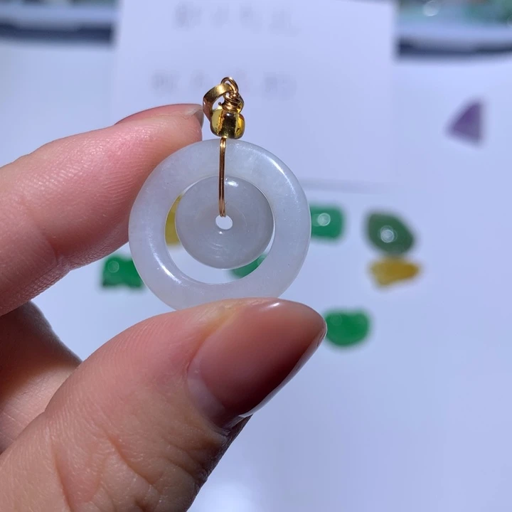 翡翠未镶嵌颈饰子母扣