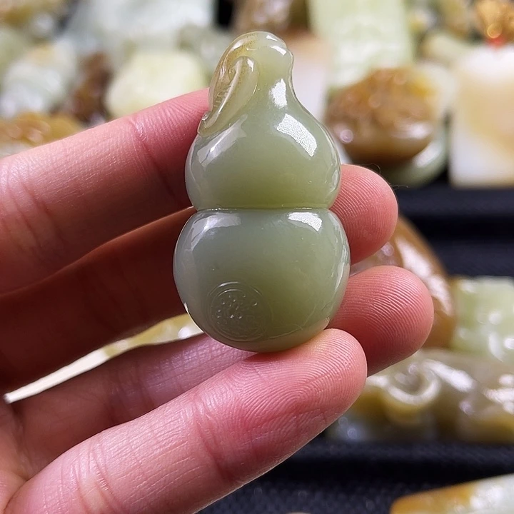 和田玉未镶嵌吊坠(不含链)