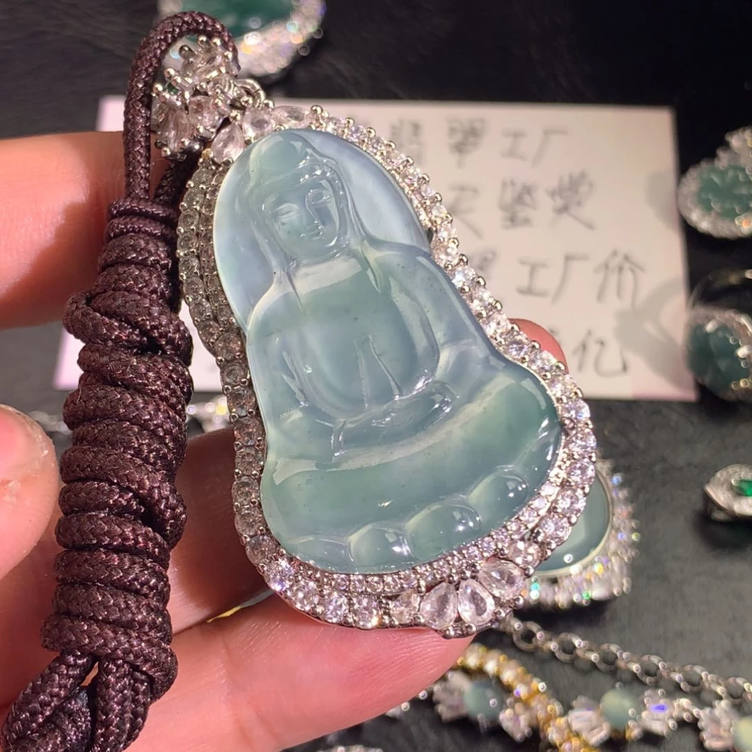 翡翠颈饰未镶嵌素衣