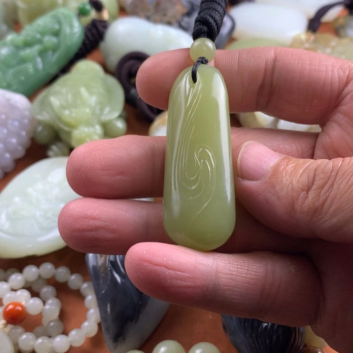 未镶嵌和田玉挂件