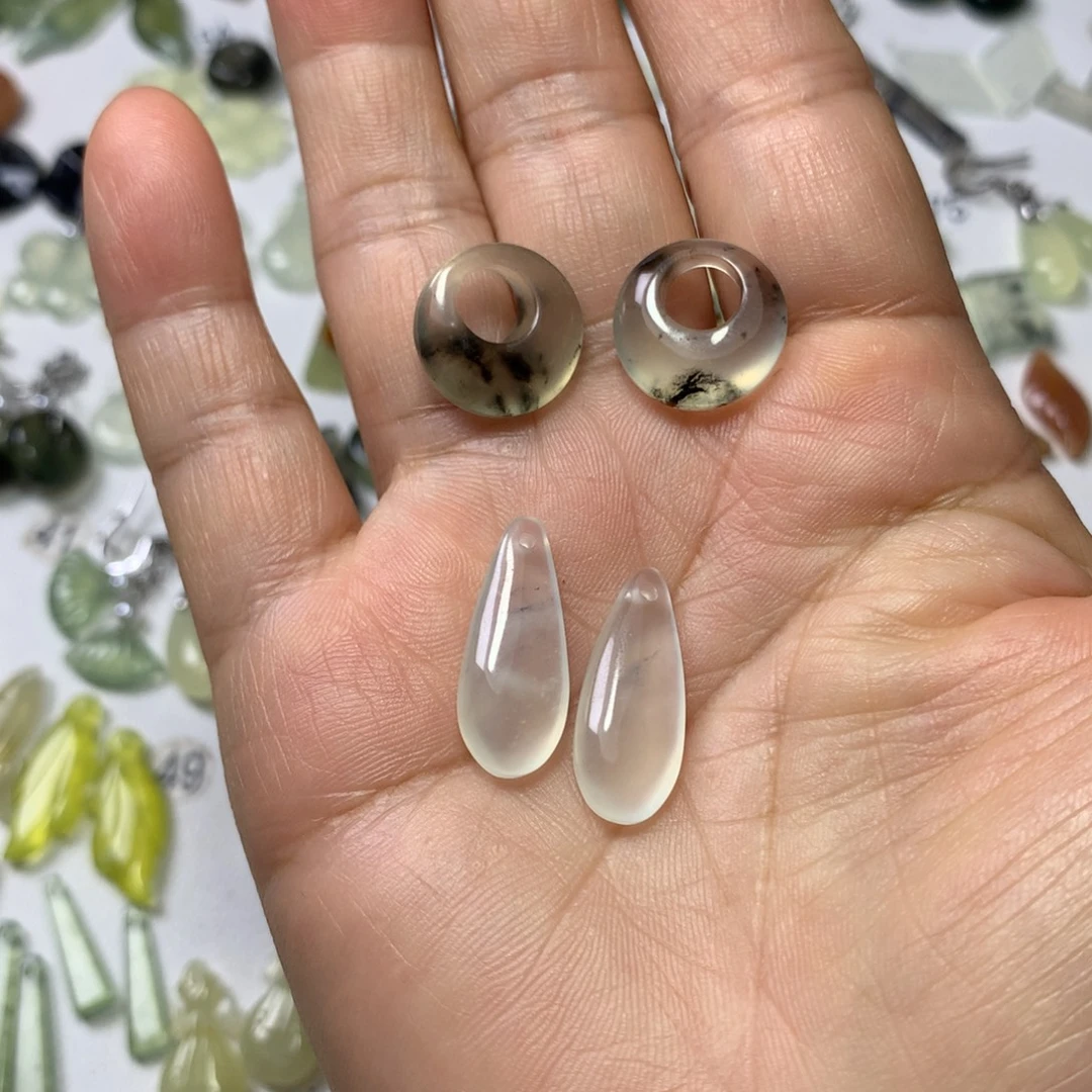 用***5蛇纹石玉未镶嵌耳环