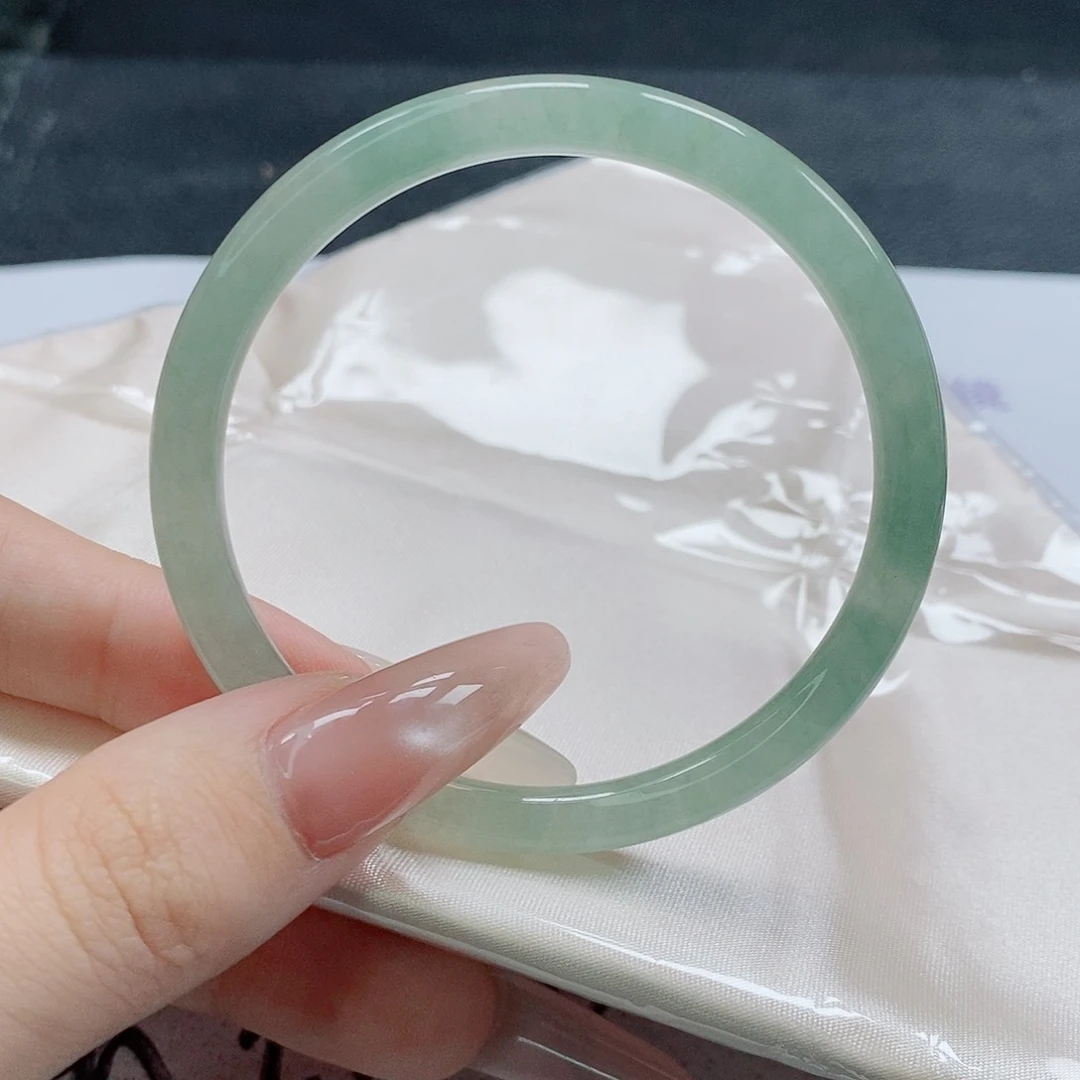 【闪购商品】未镶嵌手镯（圆镯）翡翠417号