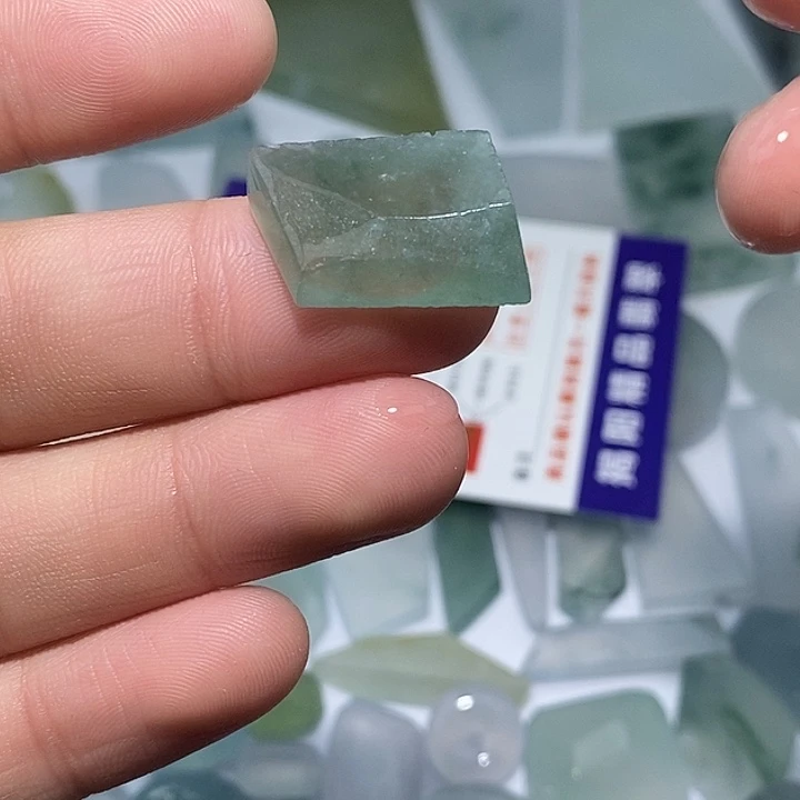 翡翠未镶嵌颈饰433