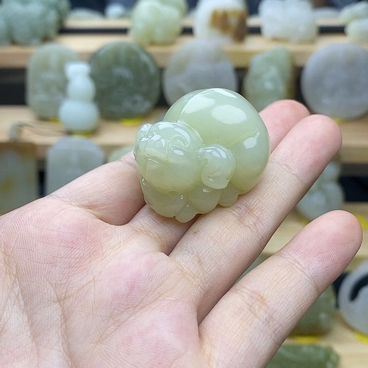 未镶嵌和田玉挂件