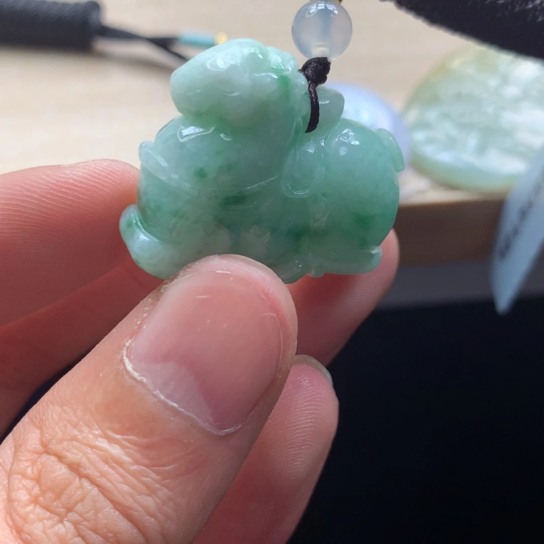 颈饰未镶嵌翡翠吊坠