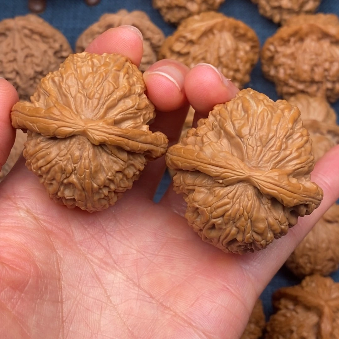 把件文玩核桃43大眼睛球白