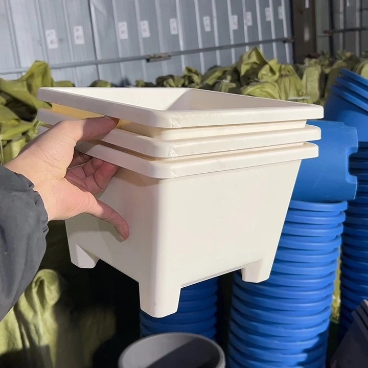 微瑕米白方球根26外径19高3个盆