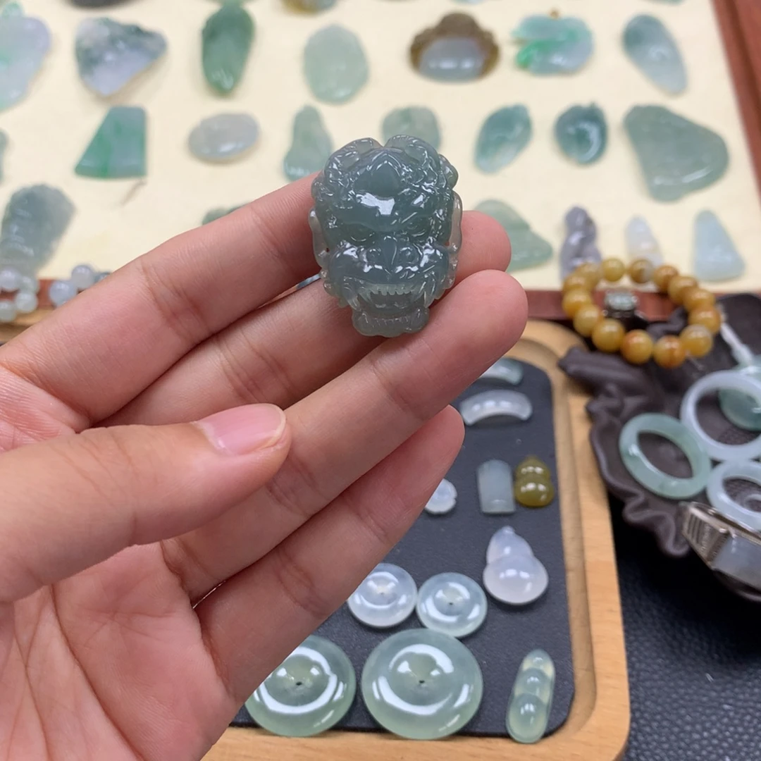 颈饰未镶嵌翡翠龙头