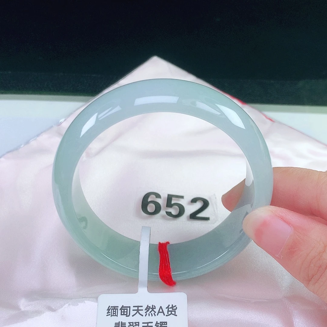 翡翠手镯（圆镯）未镶嵌