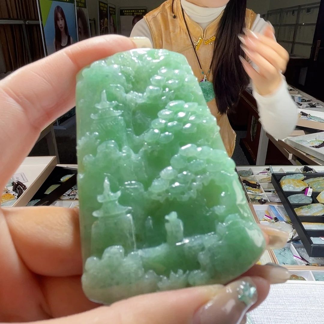 翡翠未镶嵌颈饰一