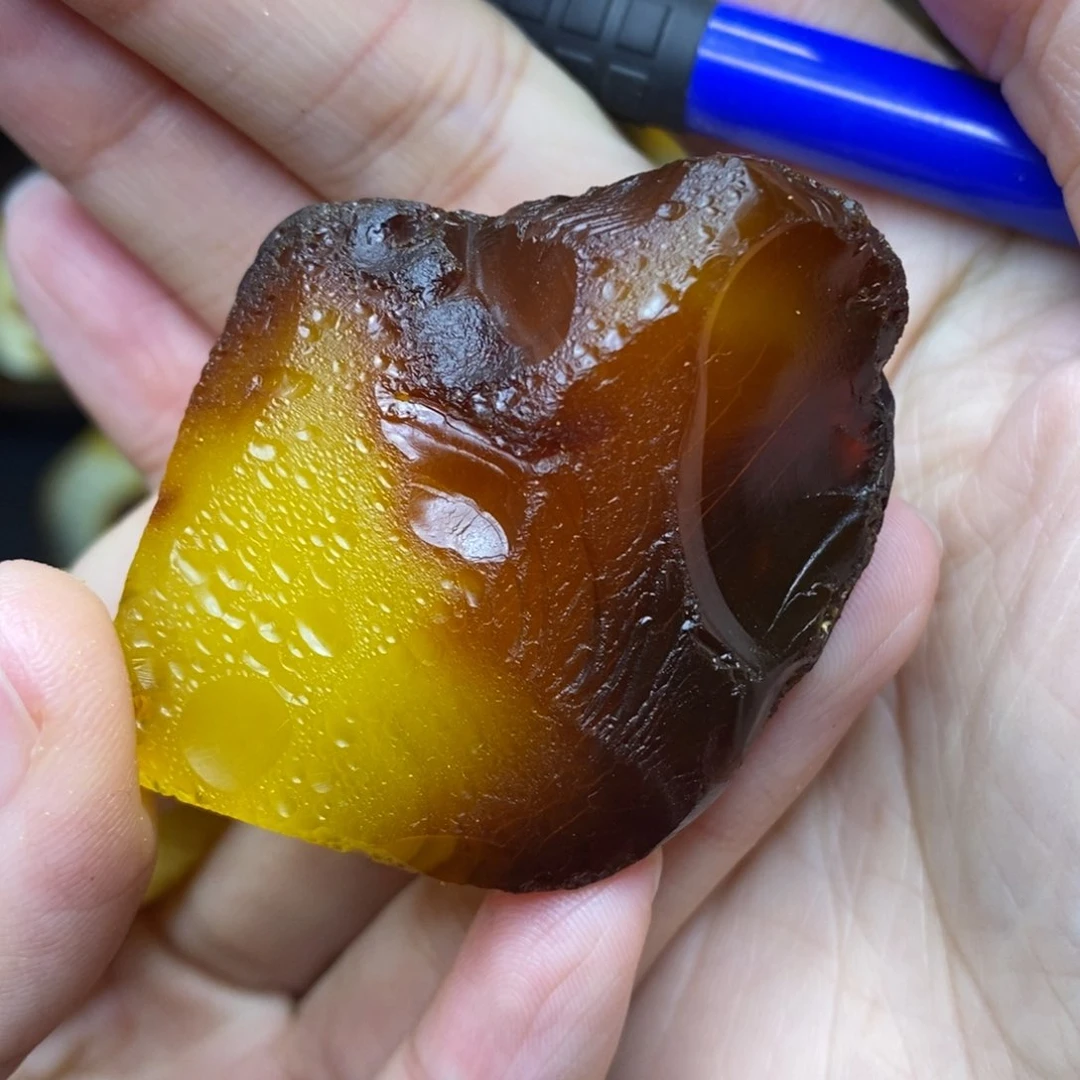 未镶嵌定制蜜蜡马*沂胖