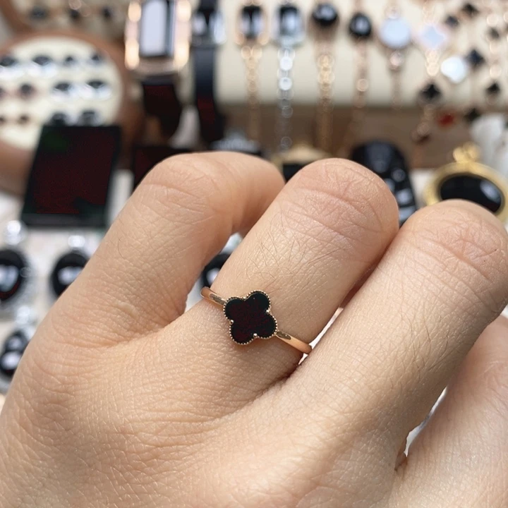 翡翠18K金镶嵌戒指