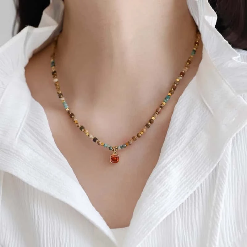 钛钢锆石项链 新款复古小众高级红色方糖吊坠气质串珠项链锁骨链