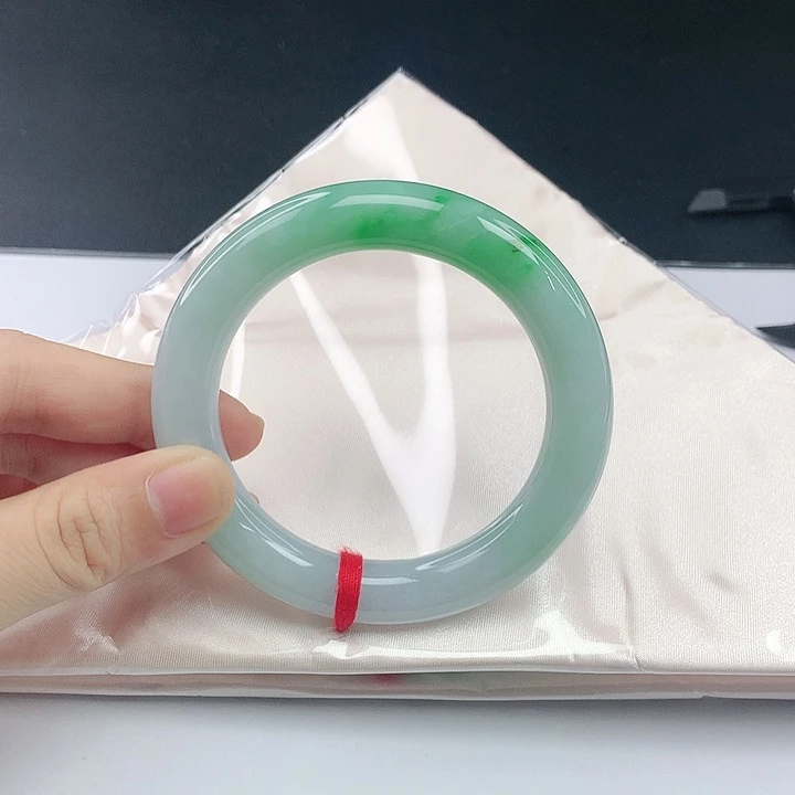 翡翠手镯未镶嵌翡翠319