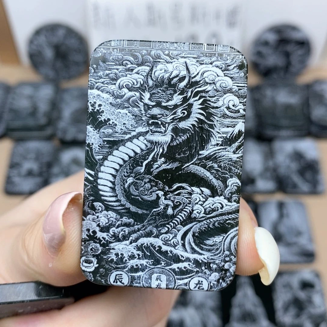 颈饰未镶嵌和田玉（糖玉）