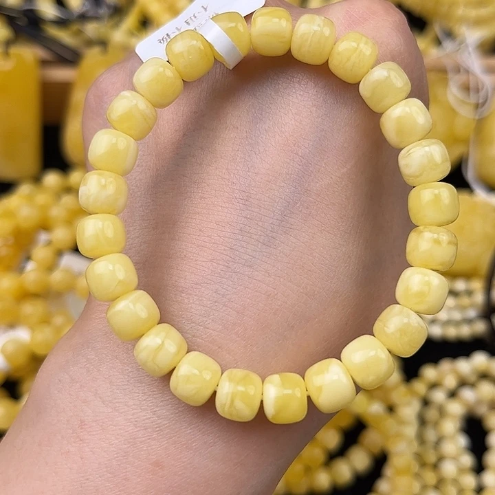 琥珀未镶嵌颈饰琥珀