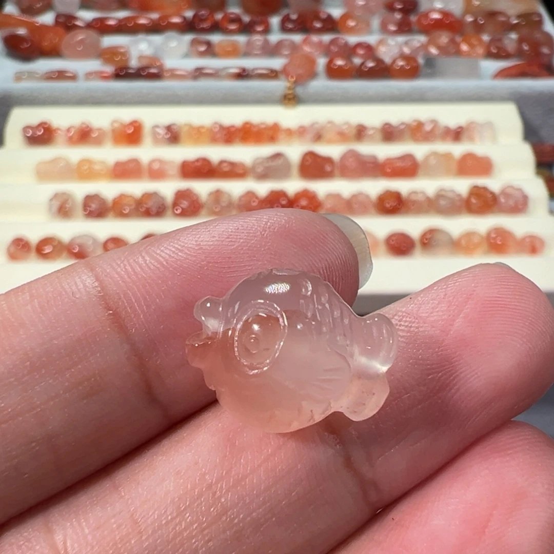 南红玛瑙川料未镶嵌嘟嘟鱼2