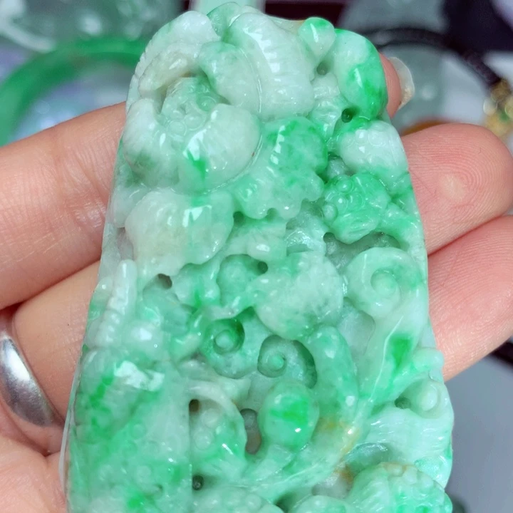 翡翠吊坠(不含链)未镶嵌