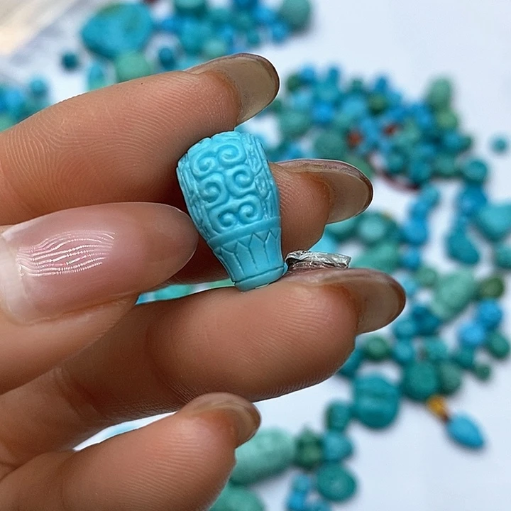 绿松石未镶嵌珠宝奇石