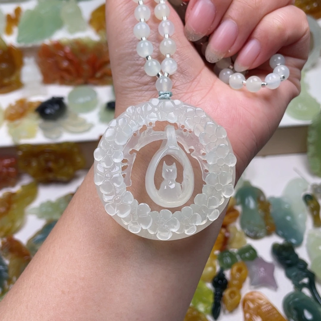 蛇纹石玉未镶嵌颈饰