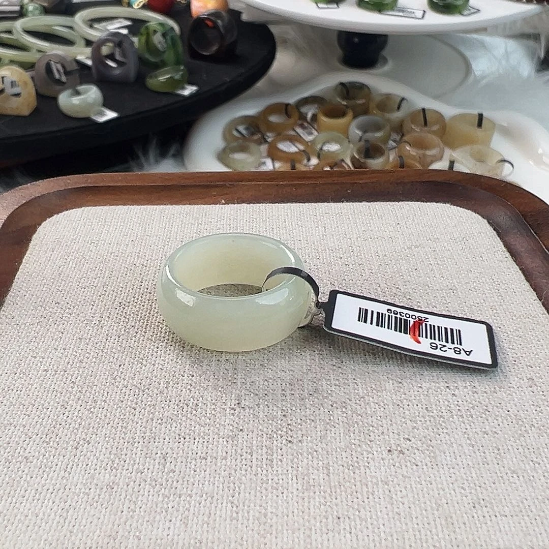 和田玉未镶嵌戒指w55轮胎17.0不退换