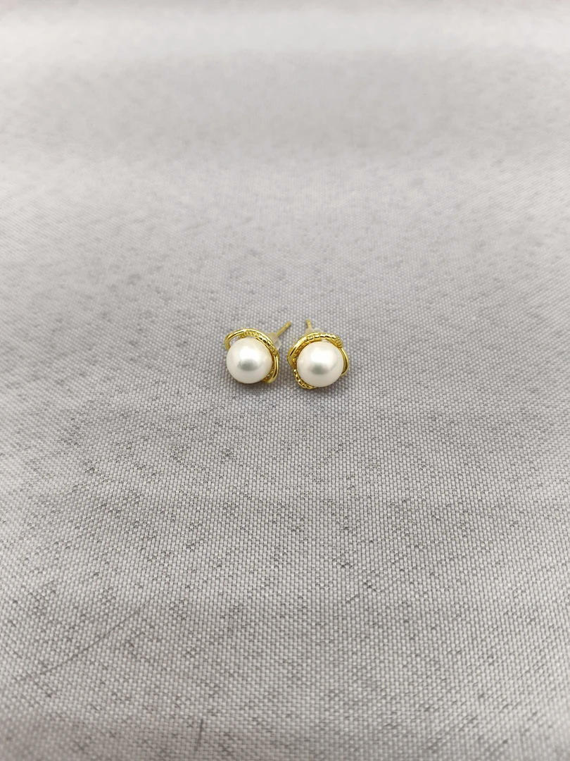 法式小香风耳钉8-9mm正圆极光