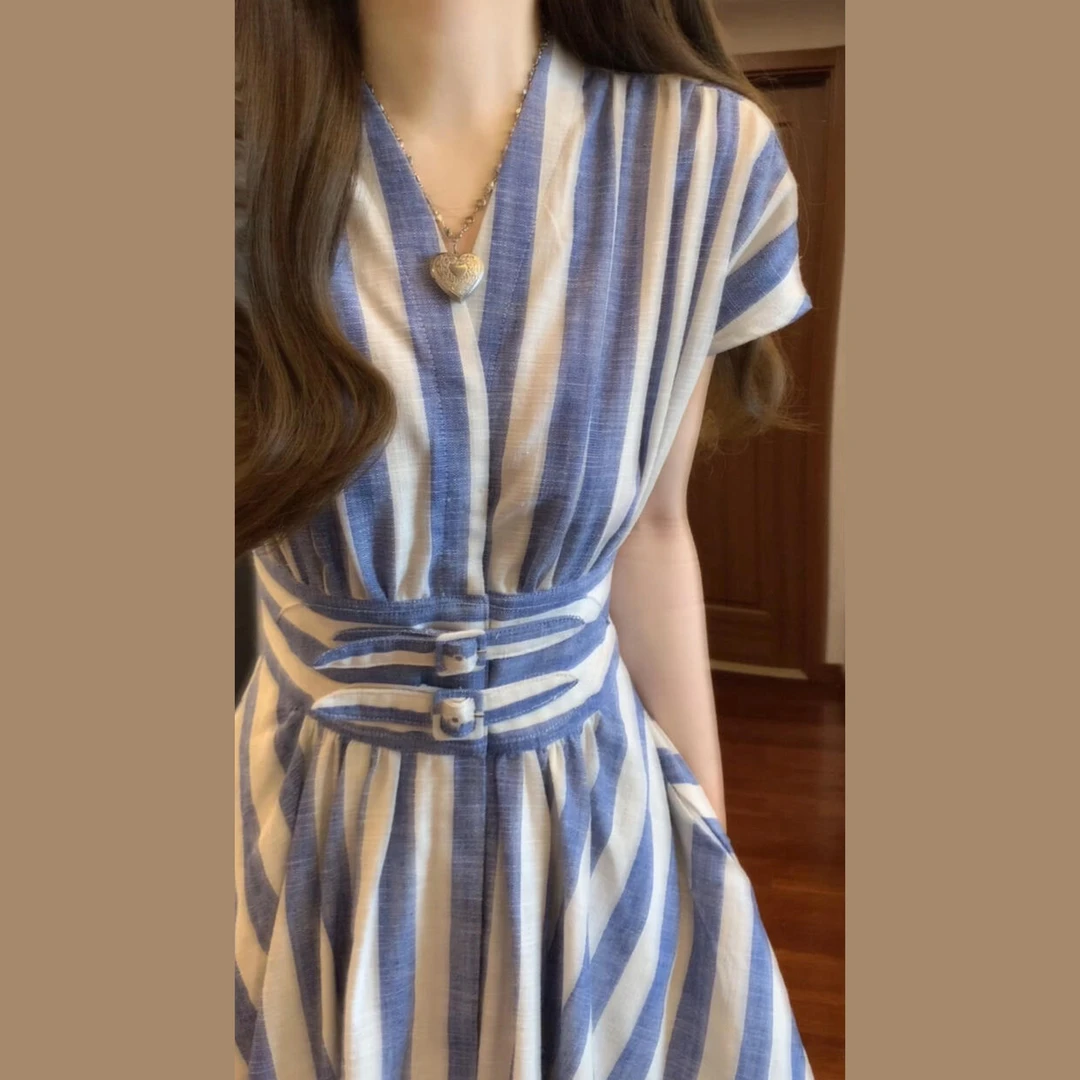 法式小资蓝色条纹v领连衣裙子女装夏季2025新款特别漂亮掐腰长裙
