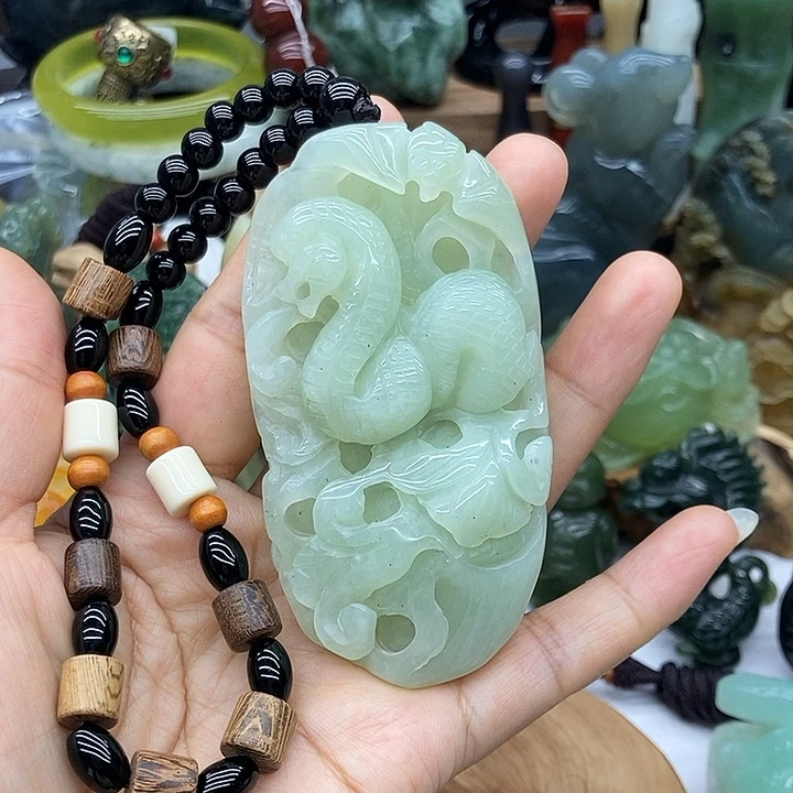 岫玉未镶嵌手把件