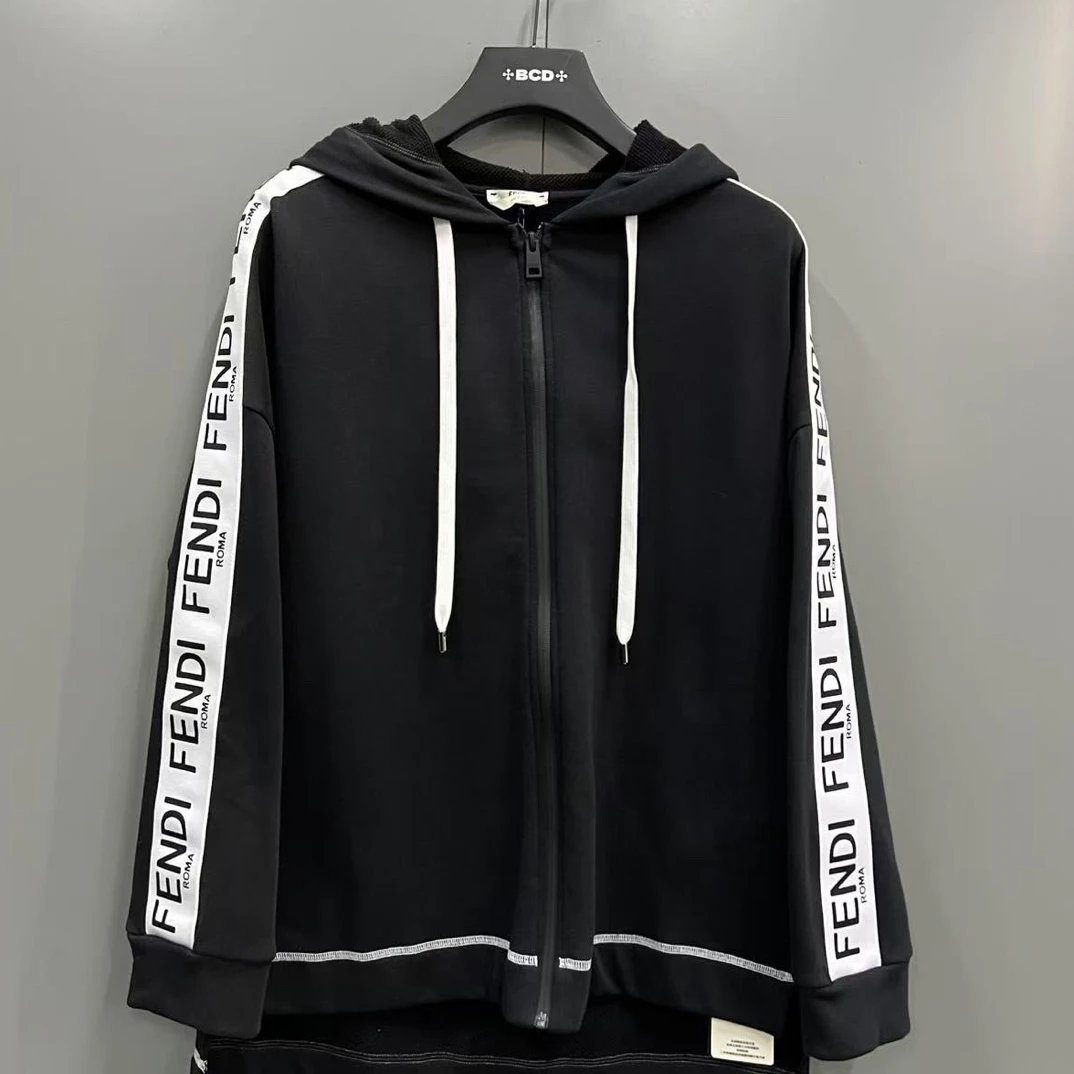 95新 FENDI/芬迪 c808 011156 侧边串标拉链帽衫 XS码