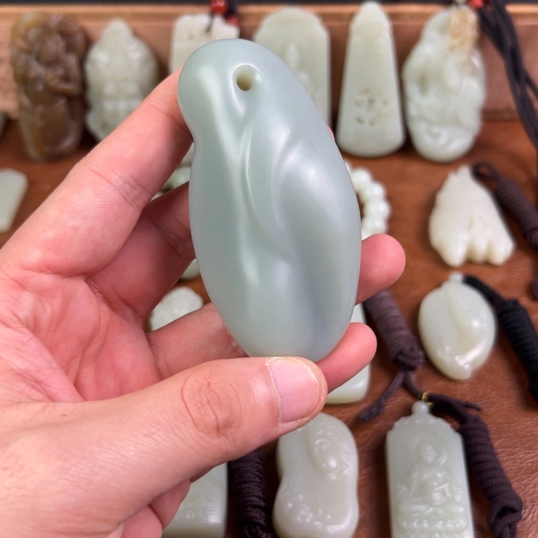 和田玉（青白玉）未镶嵌颈饰