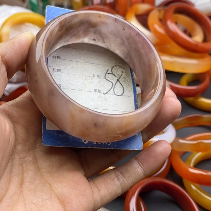 石英质玉未镶嵌手镯