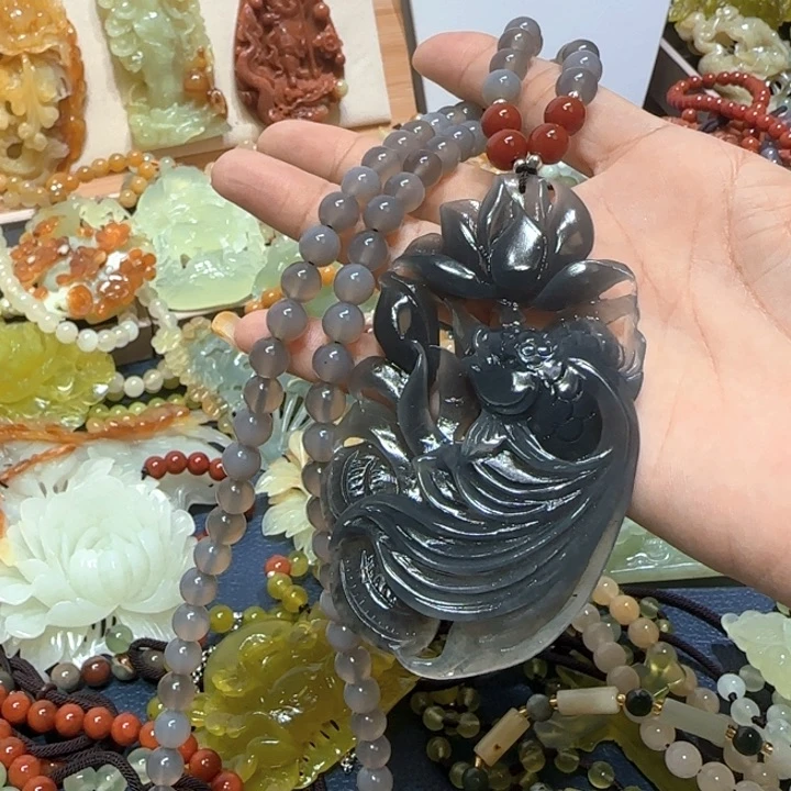 未镶嵌蛇纹石玉吊坠