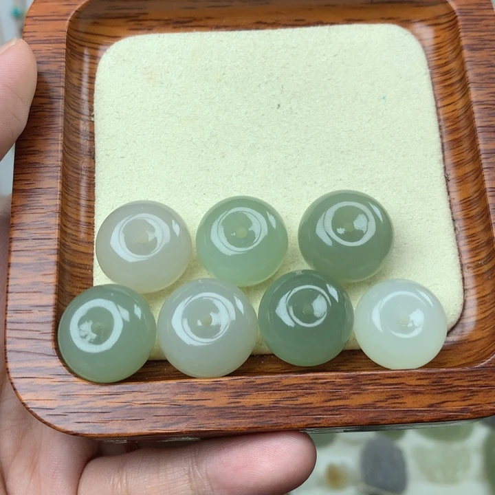 和田玉未镶嵌颈饰18mm冰底胖扣随机发货