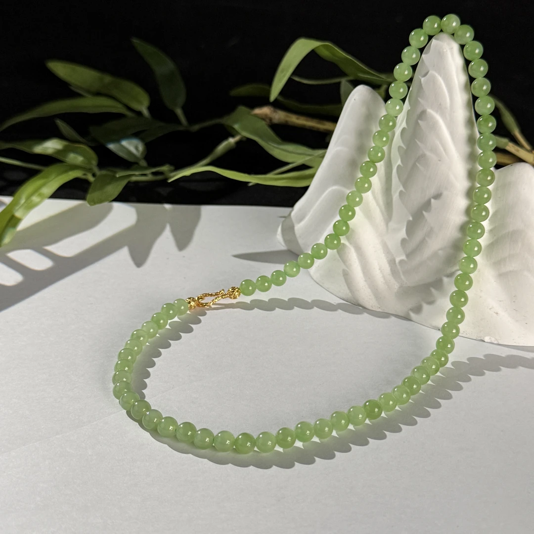 约6mm和田玉碧玉苹果绿圆珠项链