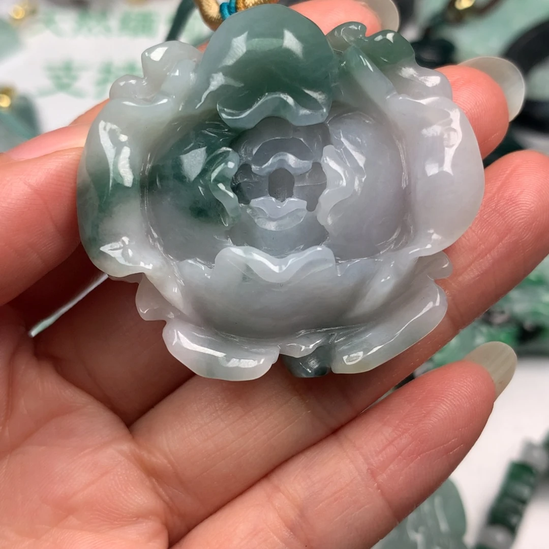 竹***郎翡翠未镶嵌颈饰翡翠