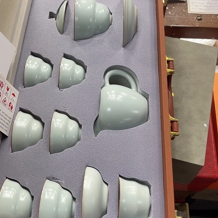 孤品茶具套装等。