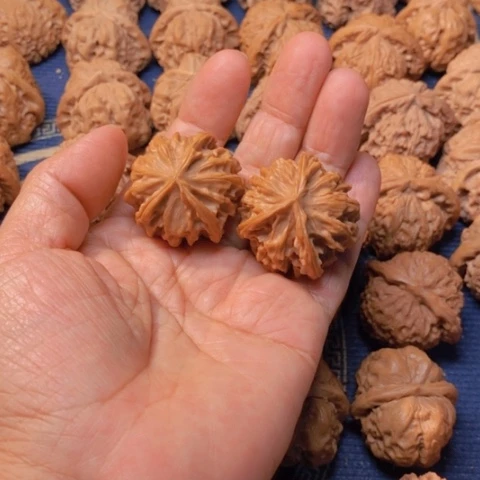 【闪购商品】吊坠文玩核桃三棱35