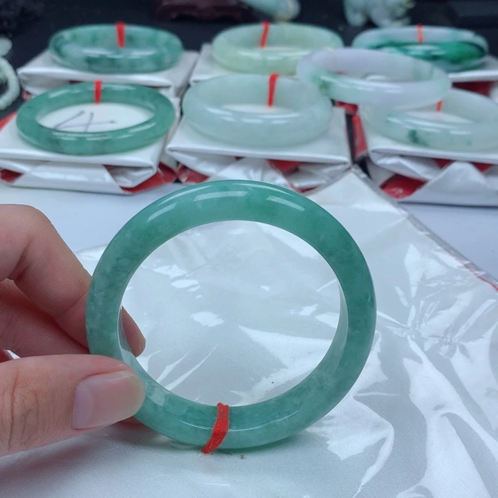 未镶嵌手镯翡翠58圈