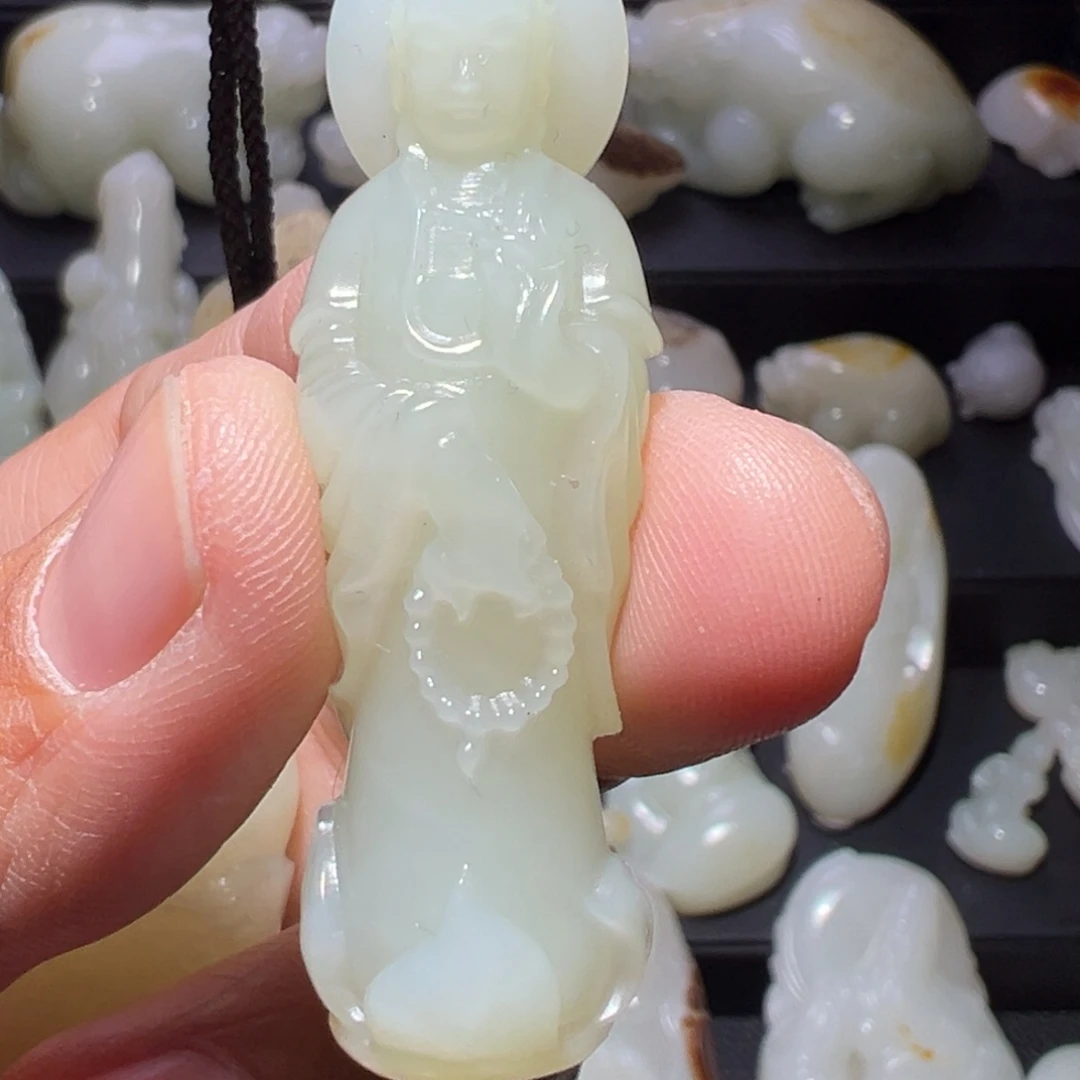 和田玉未镶嵌颈饰