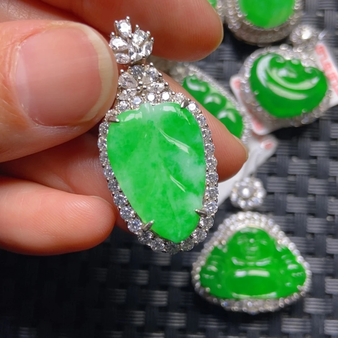 翡翠银S925镶嵌颈饰树叶吊坠