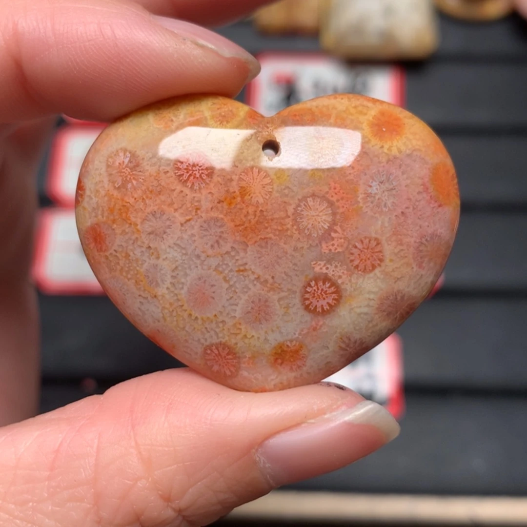 【闪购商品】硅化玉颈饰未镶嵌马****果