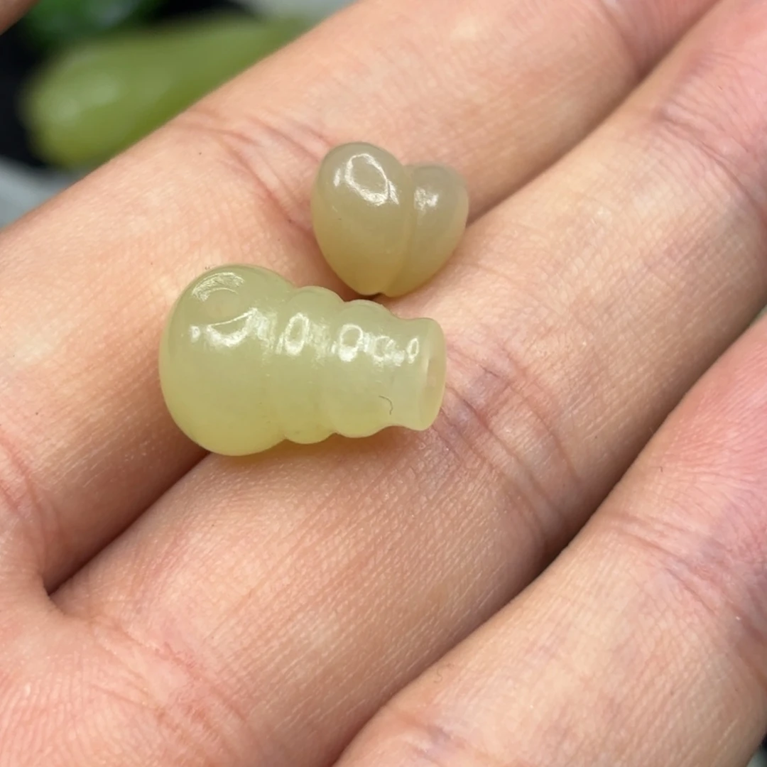 馒***铺和田玉未镶嵌颈饰