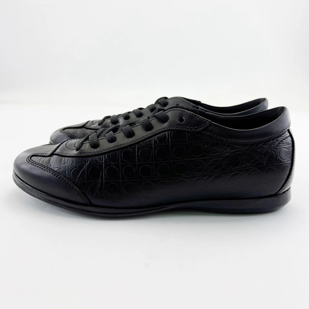 95新 FERRAGAMO/菲拉格慕 41.5码/黑色老花真皮休闲鞋/15866278