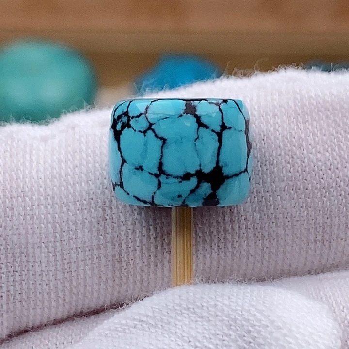 绿松石未镶嵌珠宝奇石12