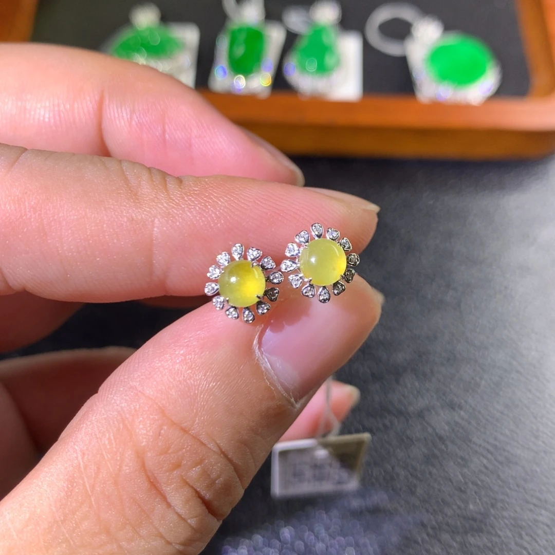 翡翠18K金镶嵌耳饰翡翠