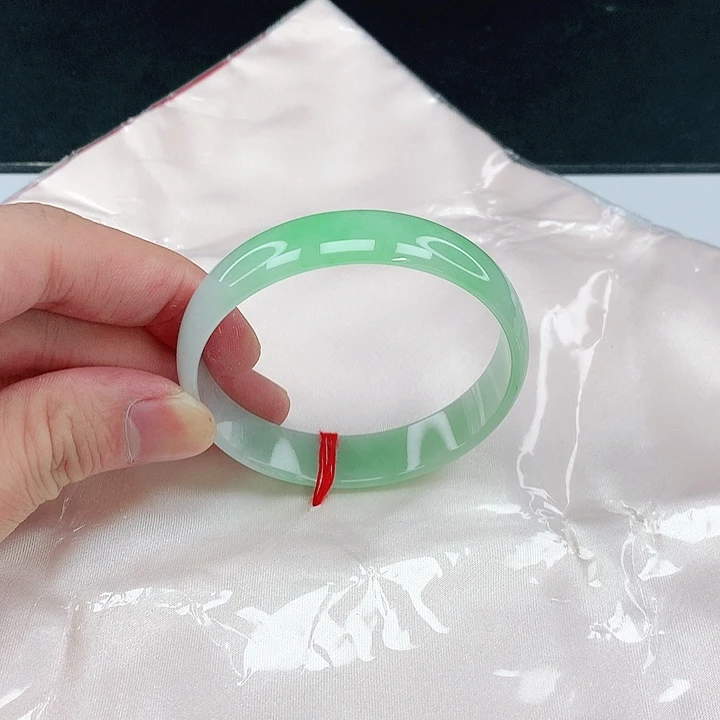 翡翠未镶嵌手镯圈53。12024