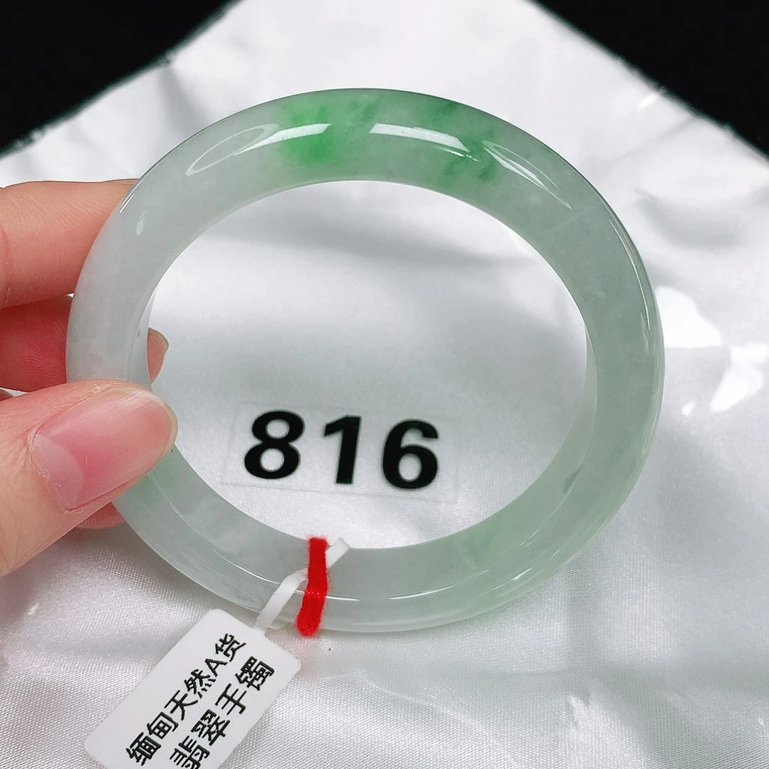 翡翠手镯未镶嵌翡翠手镯未镶嵌