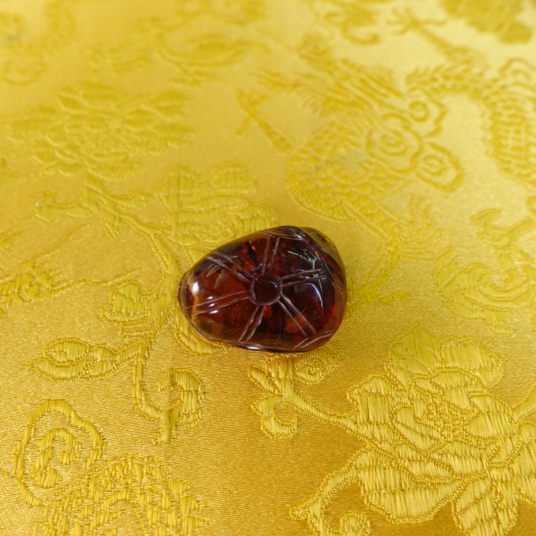 琥珀荷叶莲蓬小坠 P242